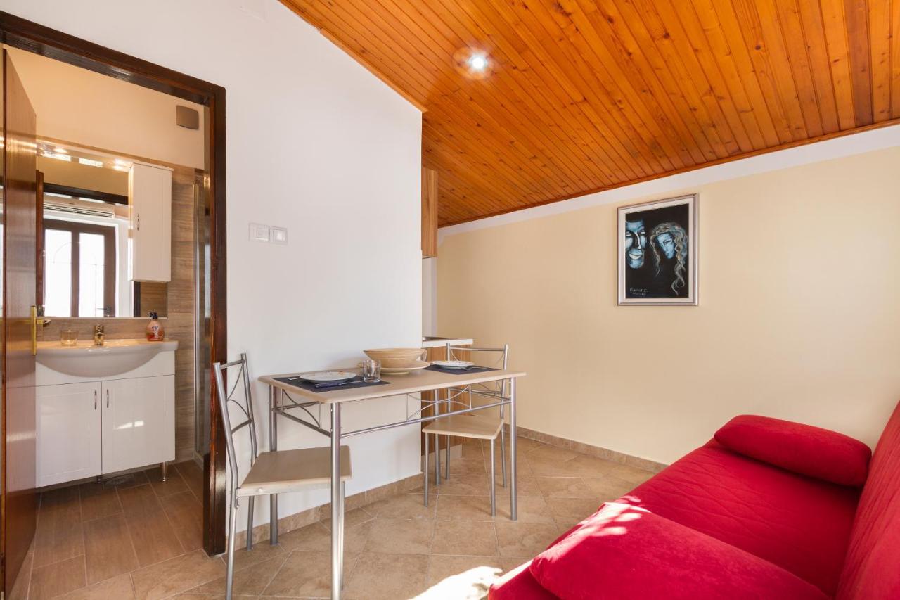 Weis Apartments Rovinj Exterior photo