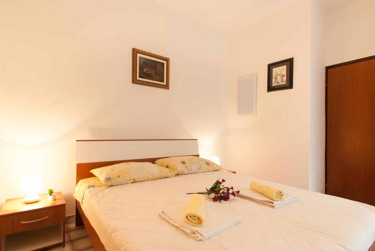 Weis Apartments Rovinj Room photo