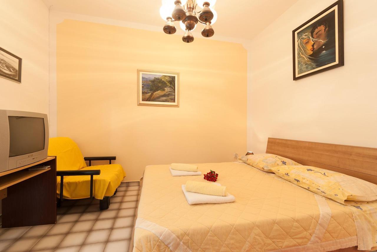 Weis Apartments Rovinj Room photo