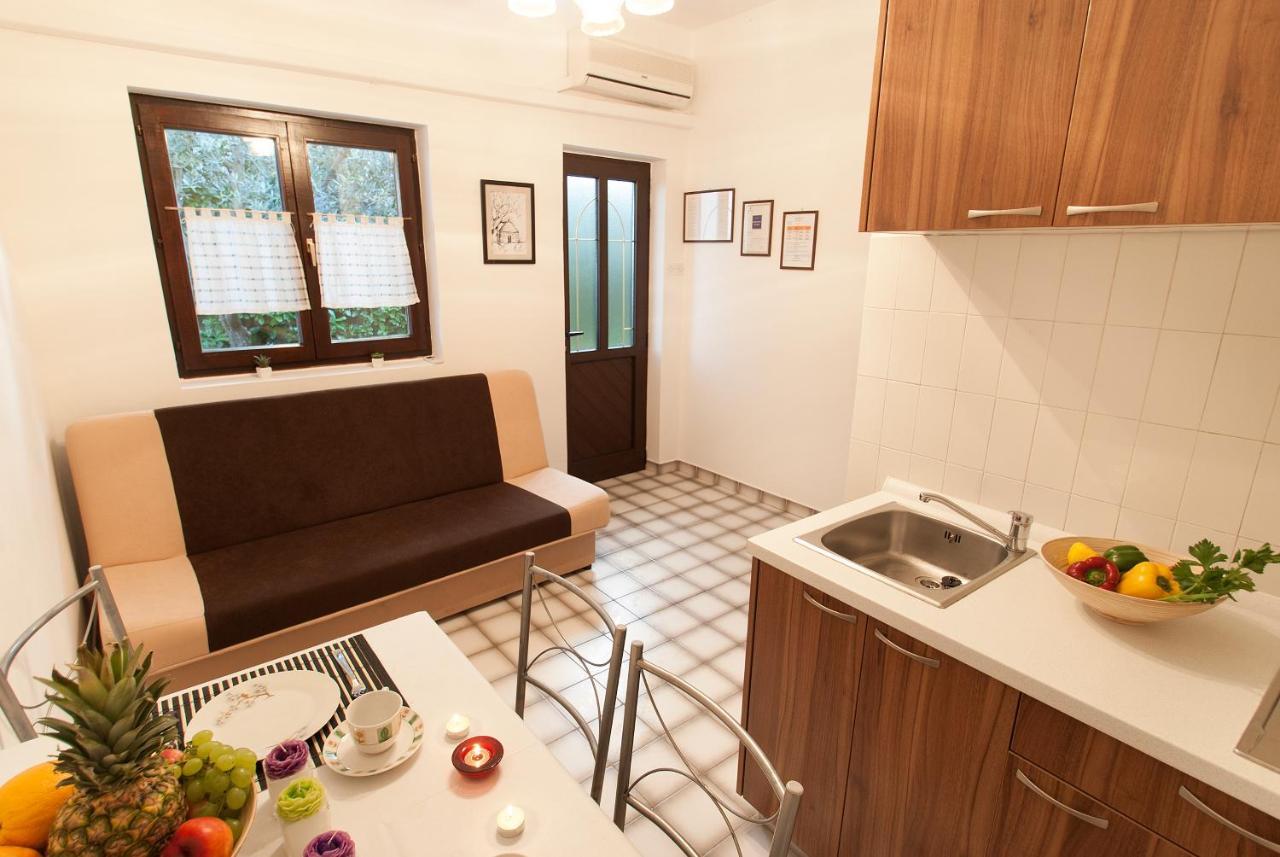 Weis Apartments Rovinj Room photo