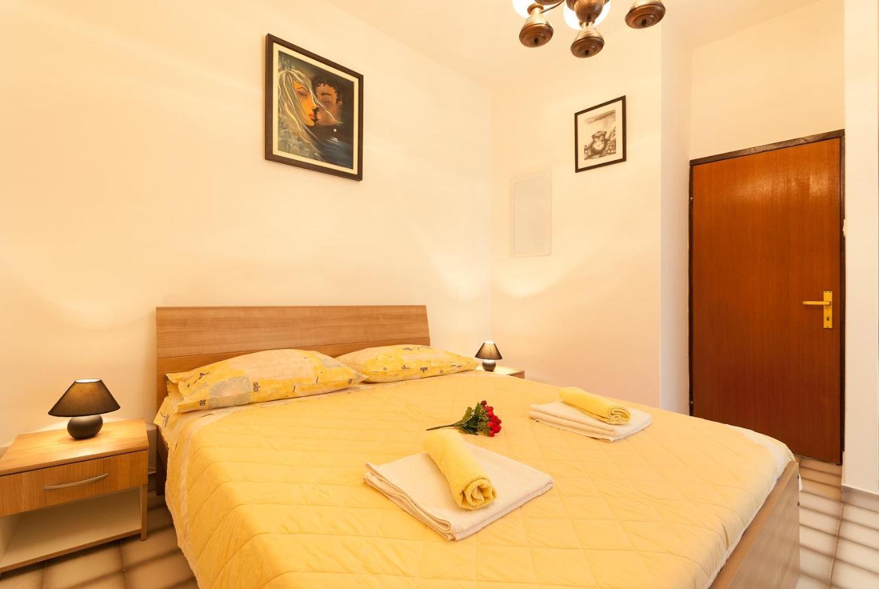 Weis Apartments Rovinj Room photo