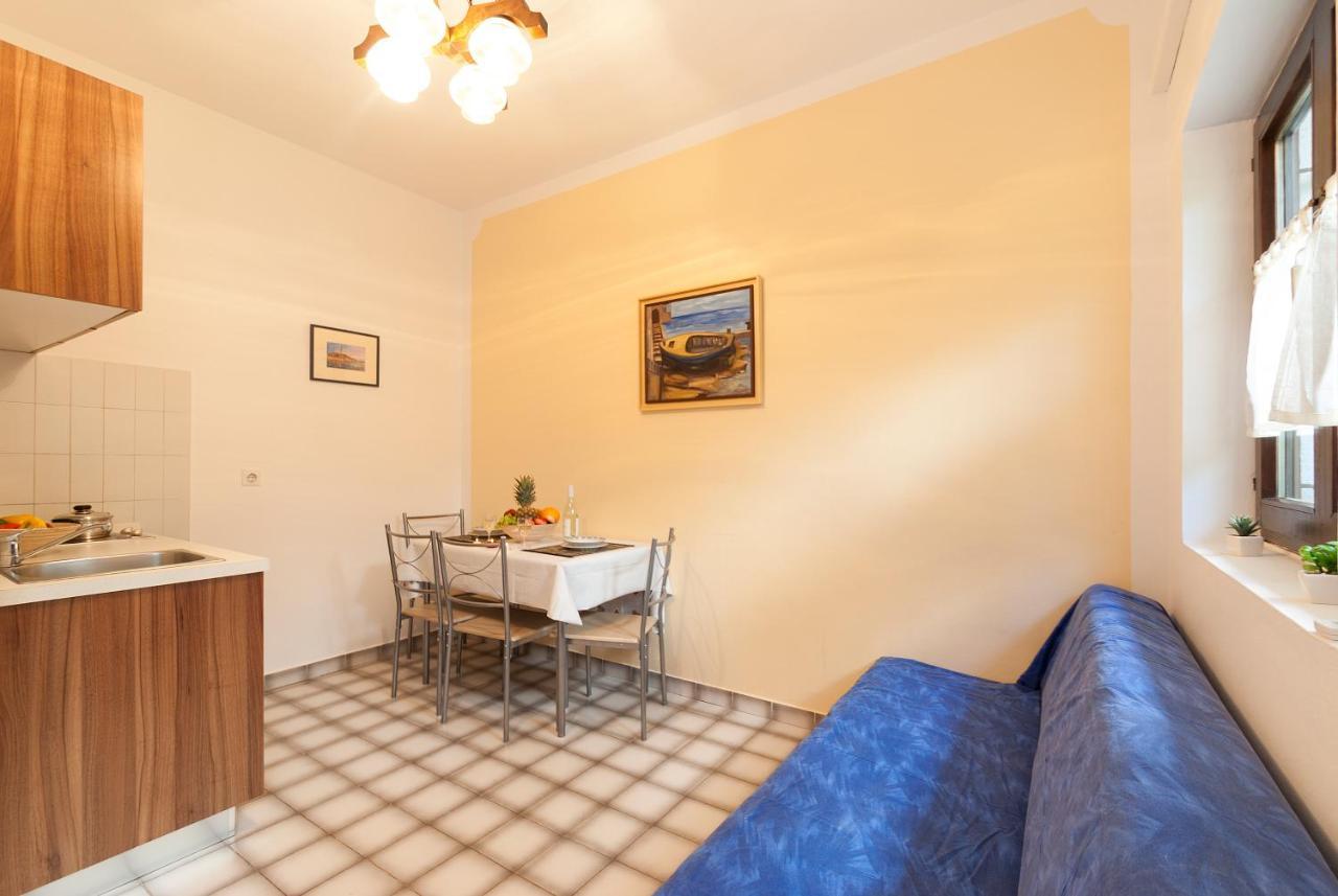 Weis Apartments Rovinj Room photo